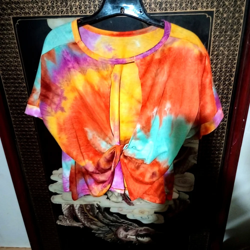 Backless With A Twist Adorable Top NEW (L) ❗ - Picture 2 of 3